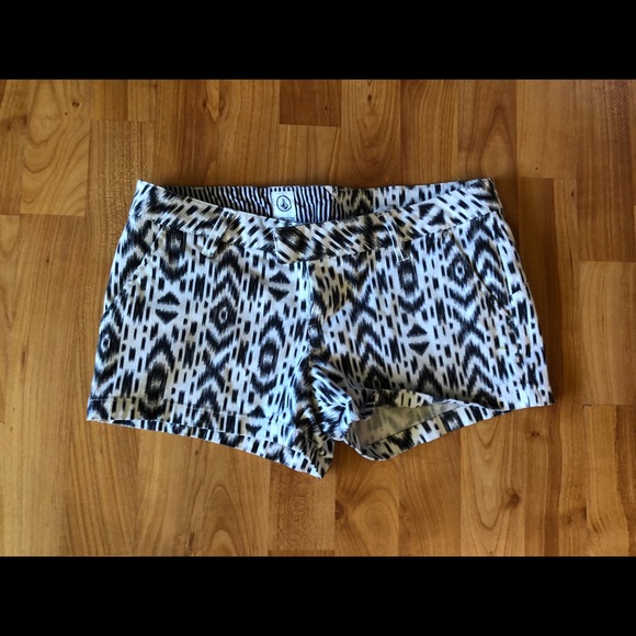 Volcom Shorts size 5 - Picture 1 of 1